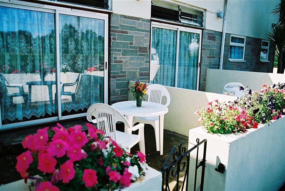 Crossways & Sea View Holiday Apartments Torquay Exterior photo